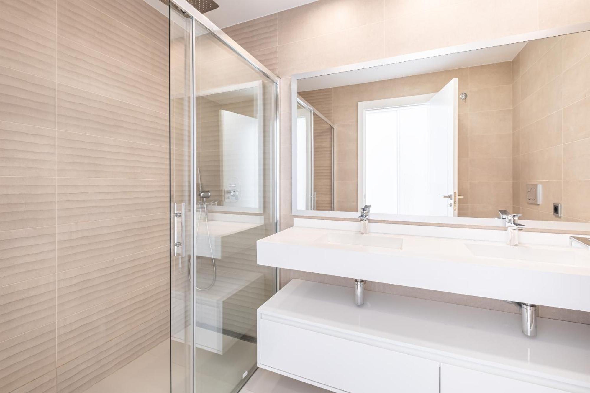 Sunset Drive 4-8 Poniente Beach Apartment *