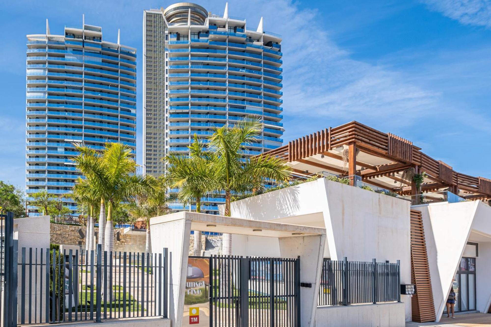 Sunset Drive 4-8 Poniente Beach Apartment Benidorm